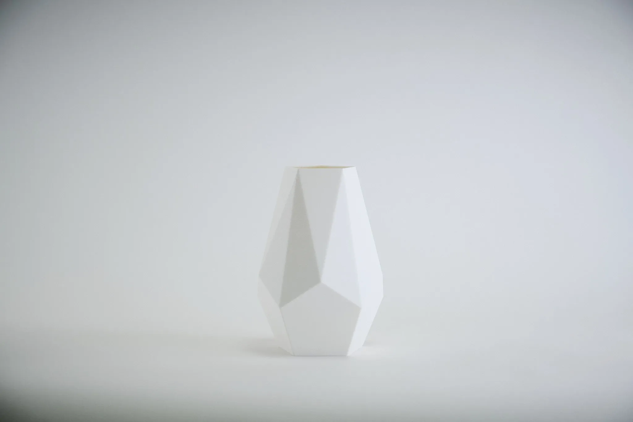 Mishi Faceted Vase  |  STYLE 01 Symmetry