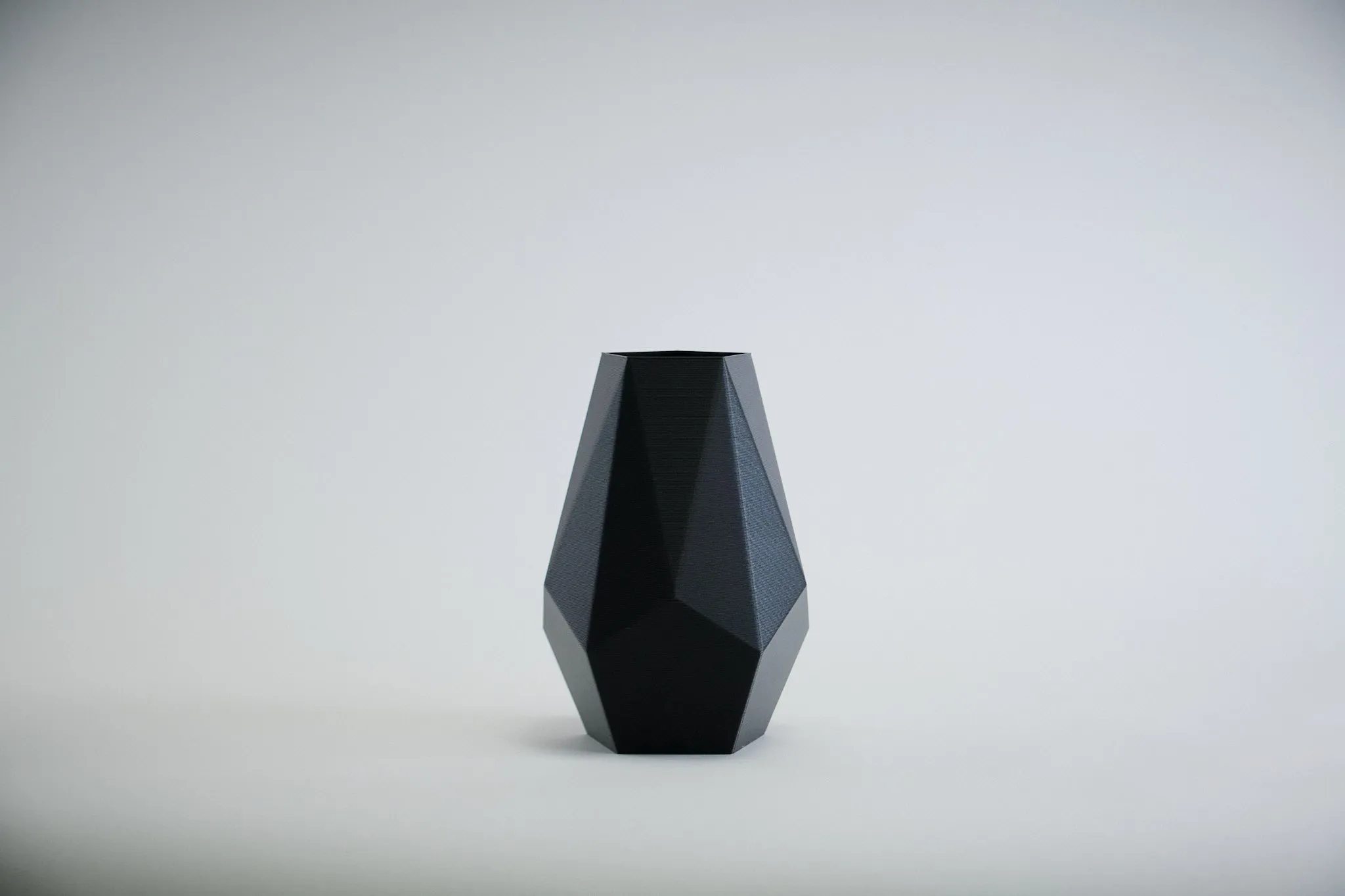 Mishi Faceted Vase  |  STYLE 01 Symmetry