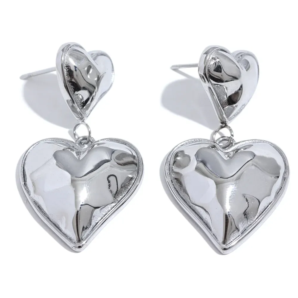 VAIGE Luxe Gold & Silver Hammered Heart Dangle Earrings