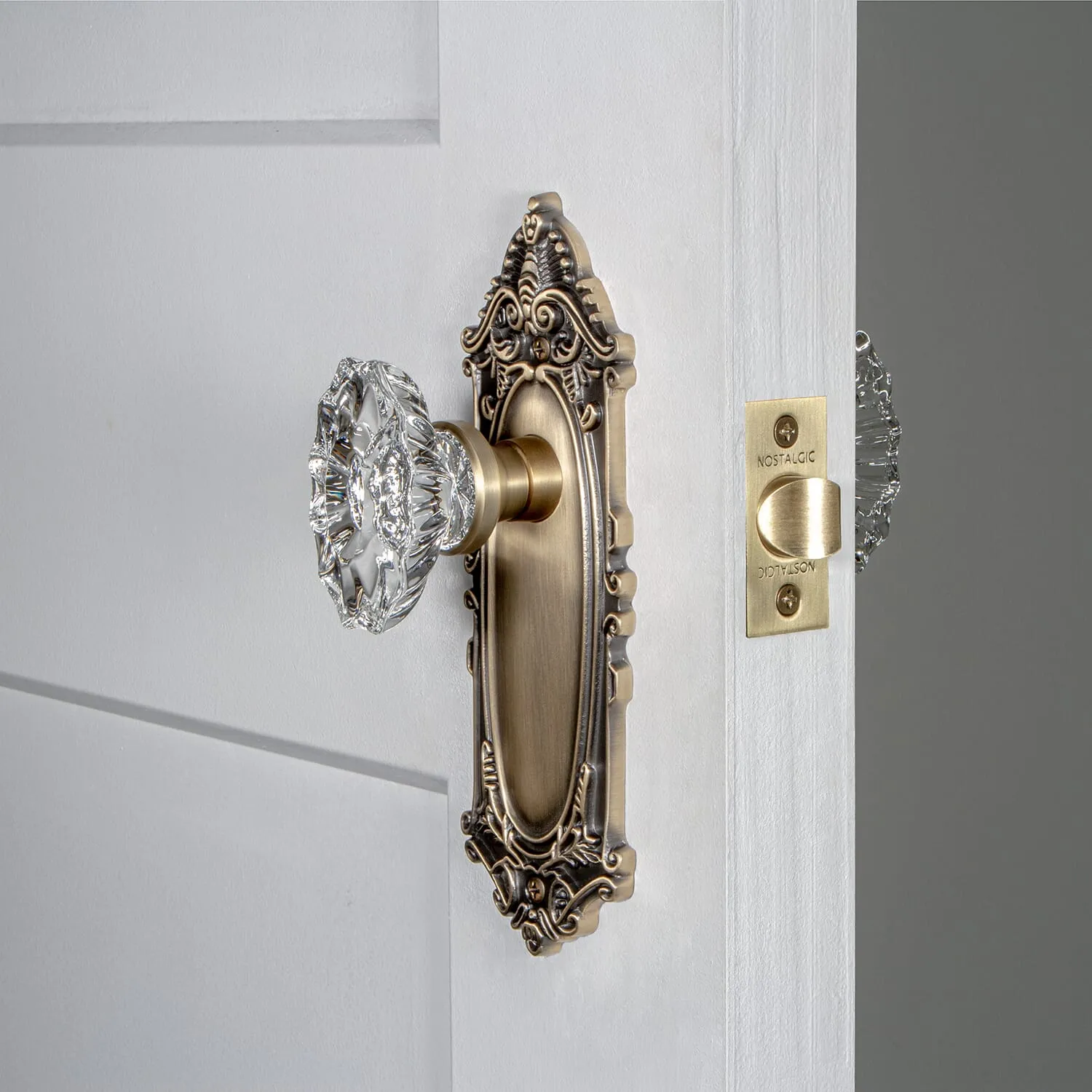 Victorian Long Plate with Chateau Knob in Antique Brass